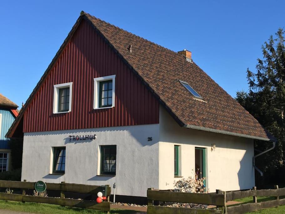 Trollhus - Grosses Familienfreundliches Ferienhaus Born Eksteriør bilde